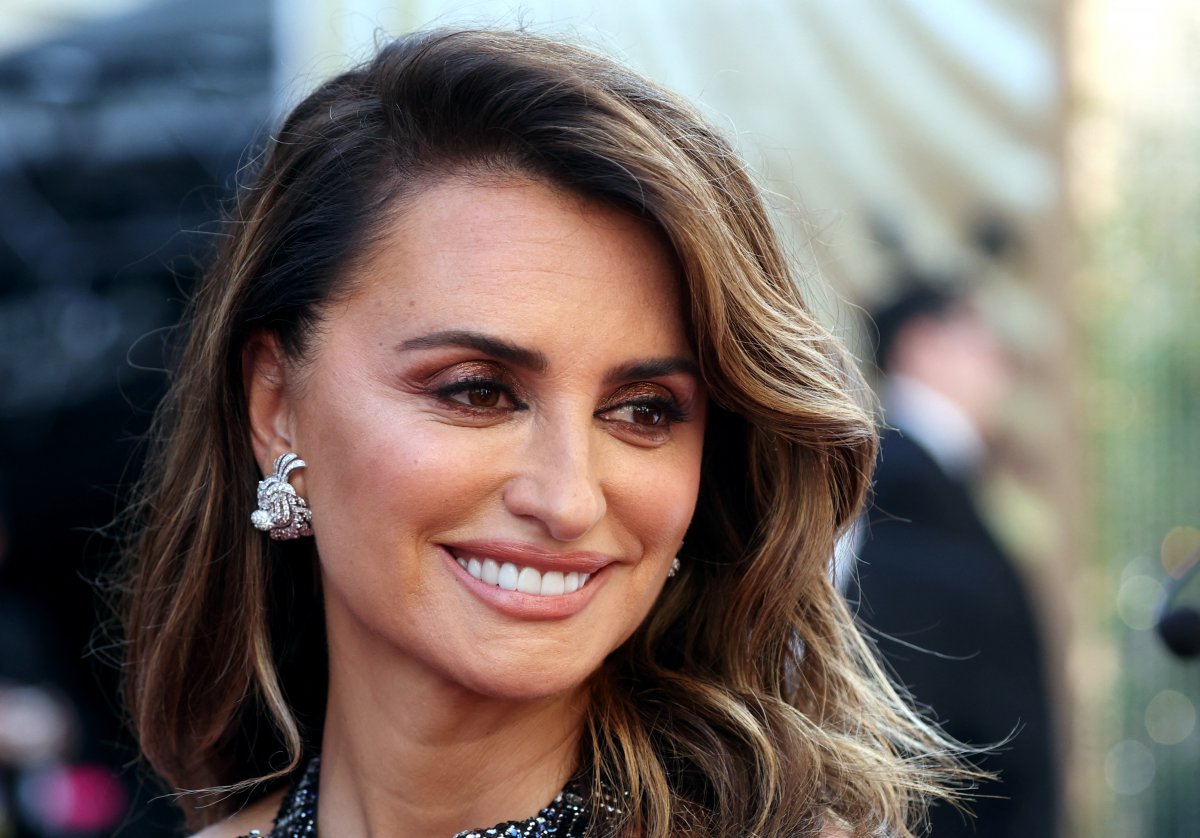 Penelope Cruz’un Oscar elbisesi, 680 saatte yapıldı #6