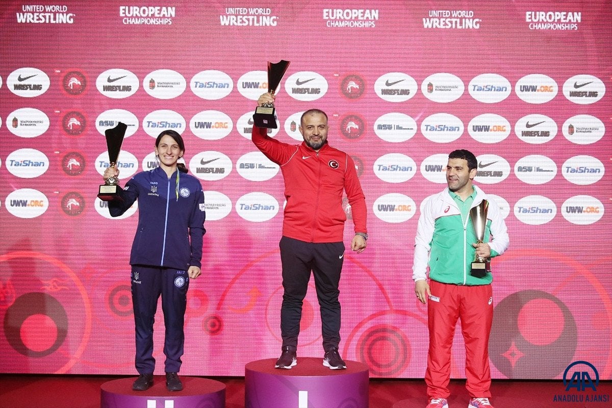 Kadın Güreş Milli Takımı ilk kez Avrupa şampiyonu oldu #1