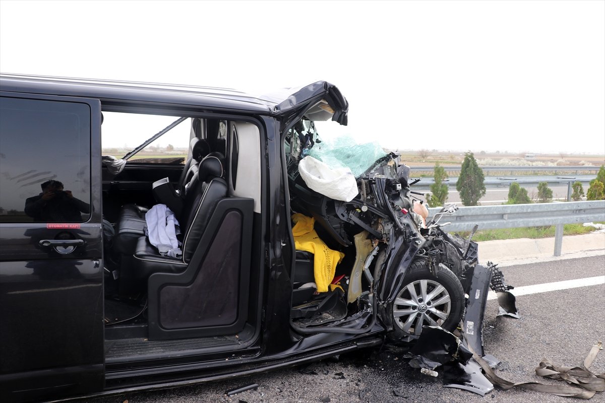 Selami Şahin in oğlu Emirhan Şahin trafik kazası geçirdi #1