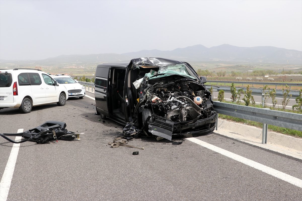 Selami Şahin in oğlu Emirhan Şahin trafik kazası geçirdi #2
