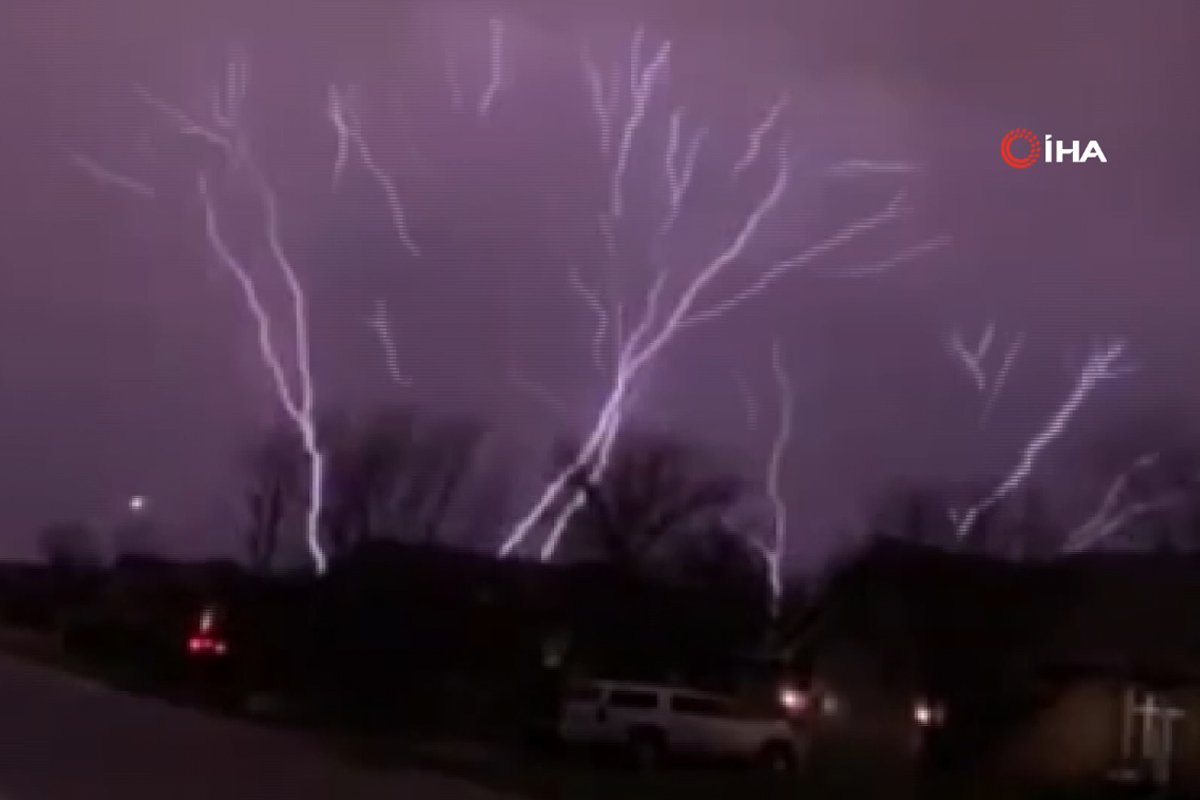 Rare “reverse lightning” spotted in the USA #2