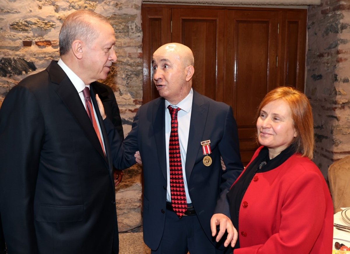 Cumhurbaşkanı Erdoğan ilk iftarını şehit yakınlarıyla birlikte yaptı #4