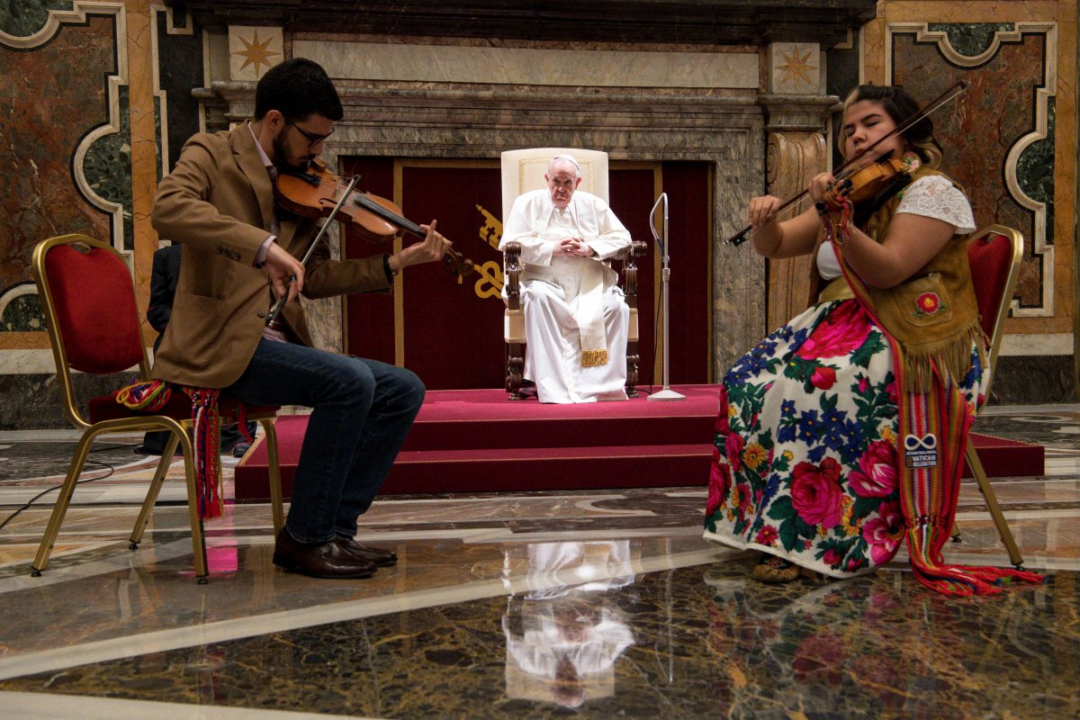 Pope Francis apologizes to Canadian natives #4