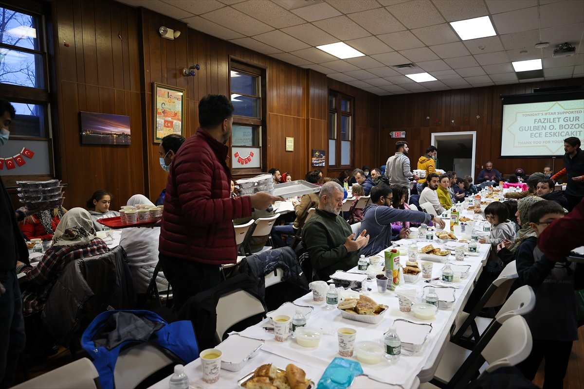 Muslims in the USA had their first iftar #15
