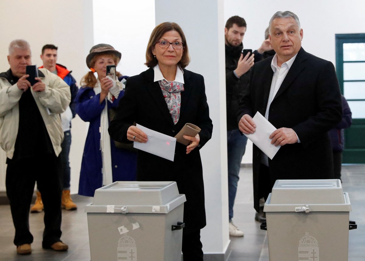 Voting begins in Hungary #9