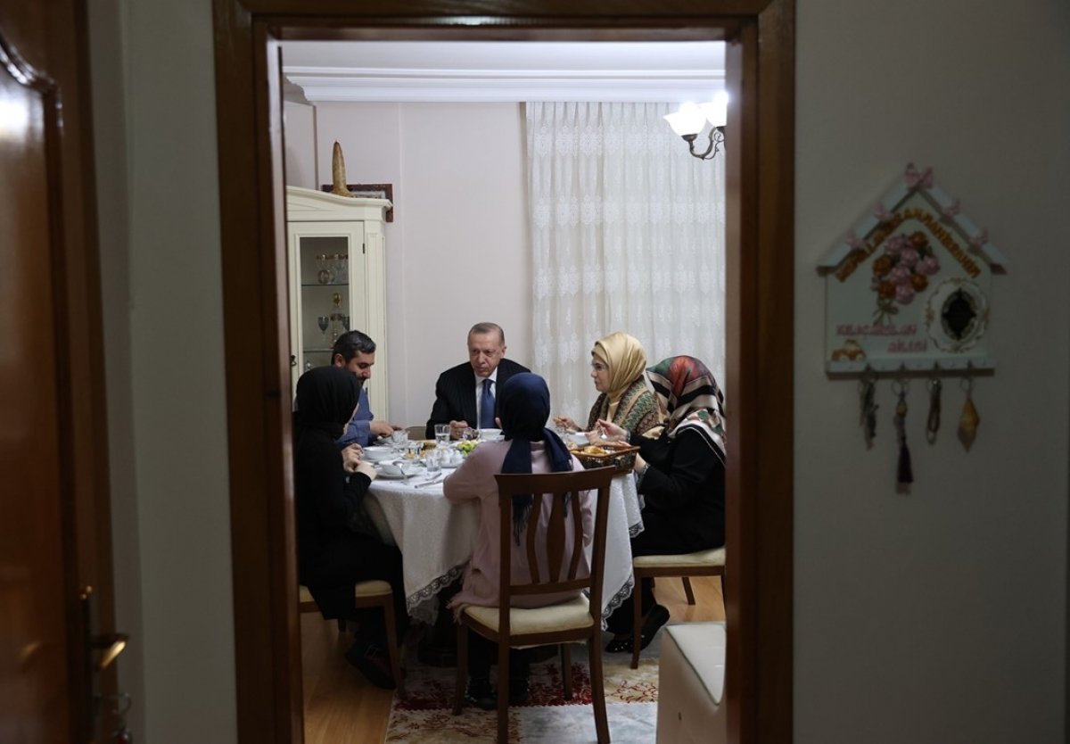 Cumhurbaşkanı Erdoğan, Ümraniye de oturan Kılıçaslan ailesine konuk oldu #6