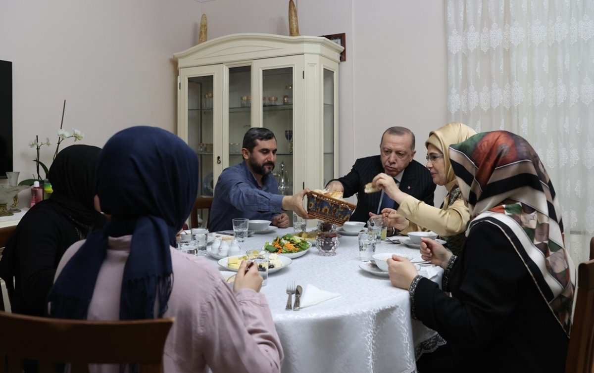 Cumhurbaşkanı Erdoğan, Ümraniye de oturan Kılıçaslan ailesine konuk oldu #5