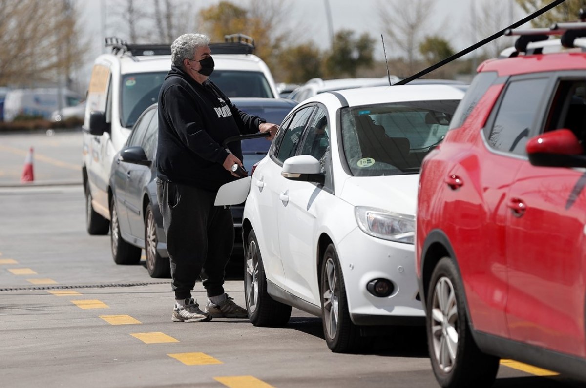 Cheaper fuel prices in Spain filled the stations #2