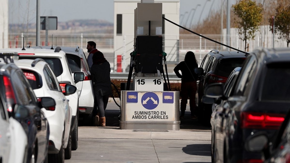 Cheaper fuel prices in Spain filled stations