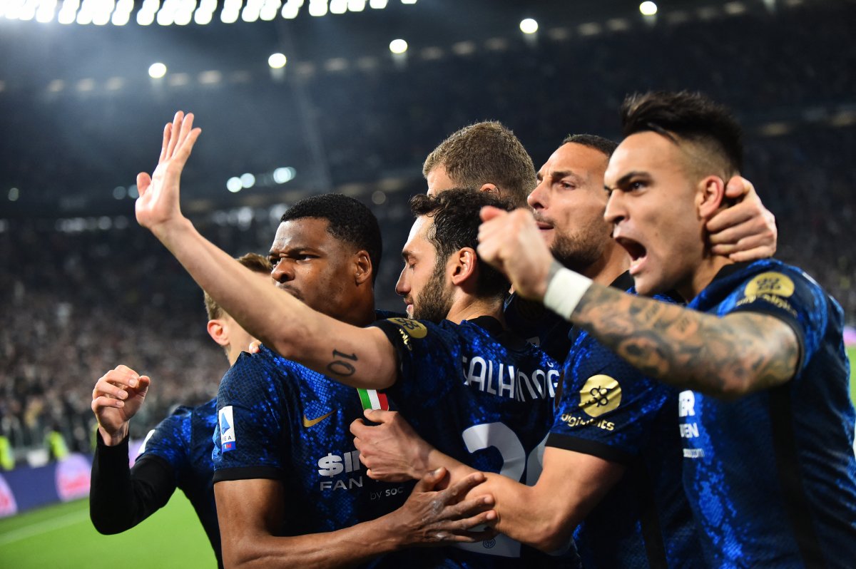 Inter, Juventus u milli futbolcu Hakan Çalhanoğlu nun golüyle yıktı #4