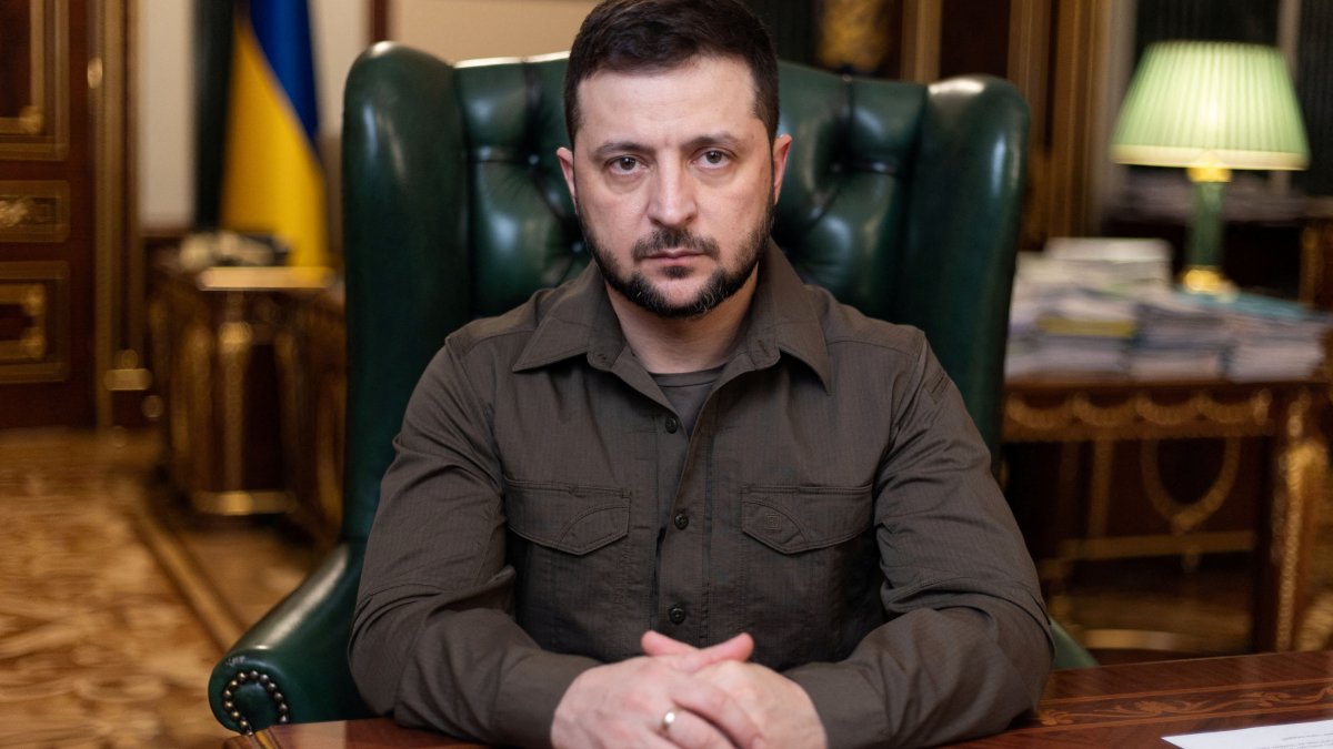 Zelensky: Mother of every Russian soldier must see the corpses of people killed in Bucha, Irpin
