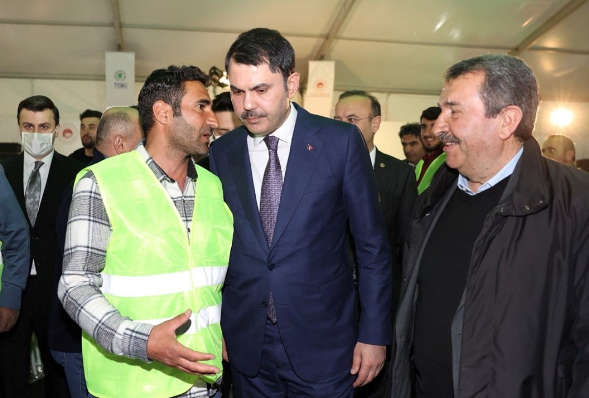 Murat Kurum, TOKİ şantiyesi çalışanlarıyla iftar yaptı #3