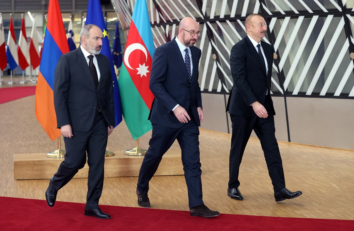 Nikol Paşinyan ve İlham Aliyev, Brüksel de Charles Michel ile görüştü #1