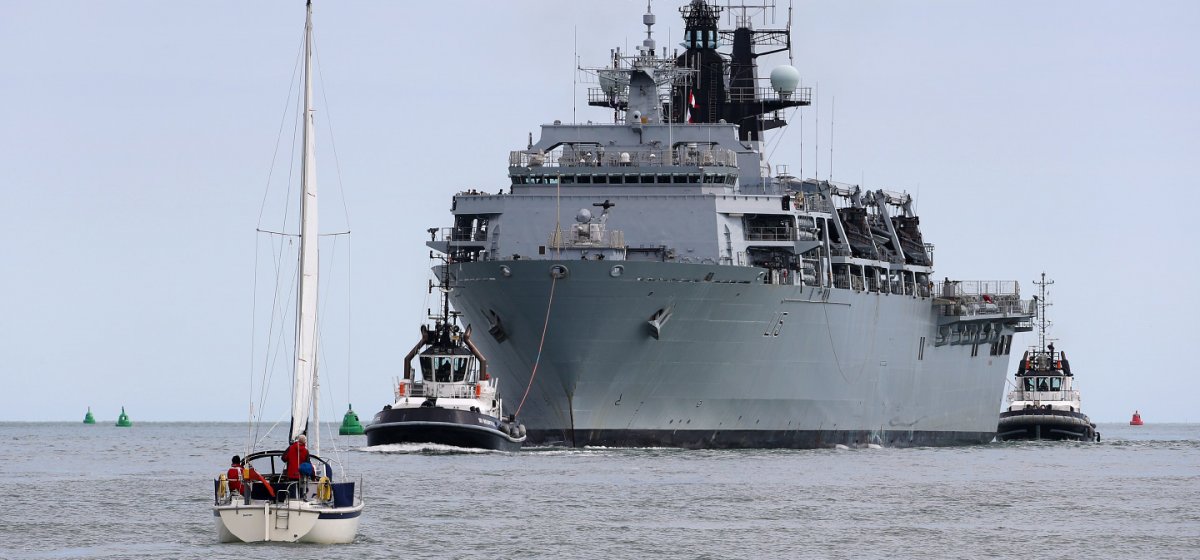 İngiltere Kraliyet Donanması na ait gemiden 250 bin sterlinlik yakıt çalındı #1