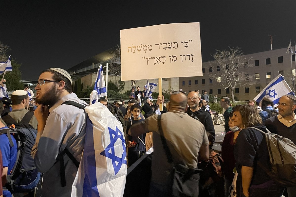 Former Prime Minister Netanyahu in Israel called on Prime Minister Naftali Bennett to resign #8