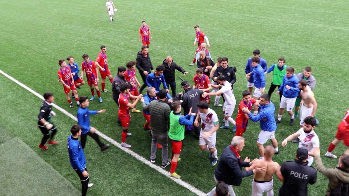 Zonguldak ta amatör futbol lig maçında kavga: Çok sayıda oyuncu yaralandı #2