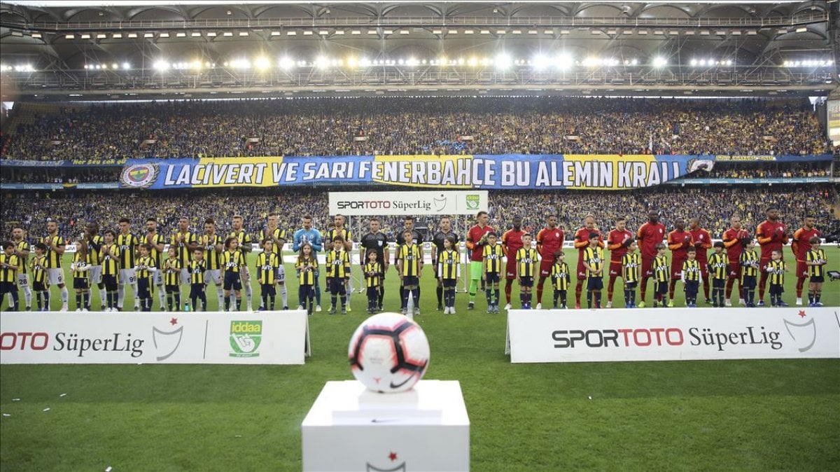 Fenerbahçe ile Galatasaray arasındaki derbi maçları kart rekoru kırıyor #1
