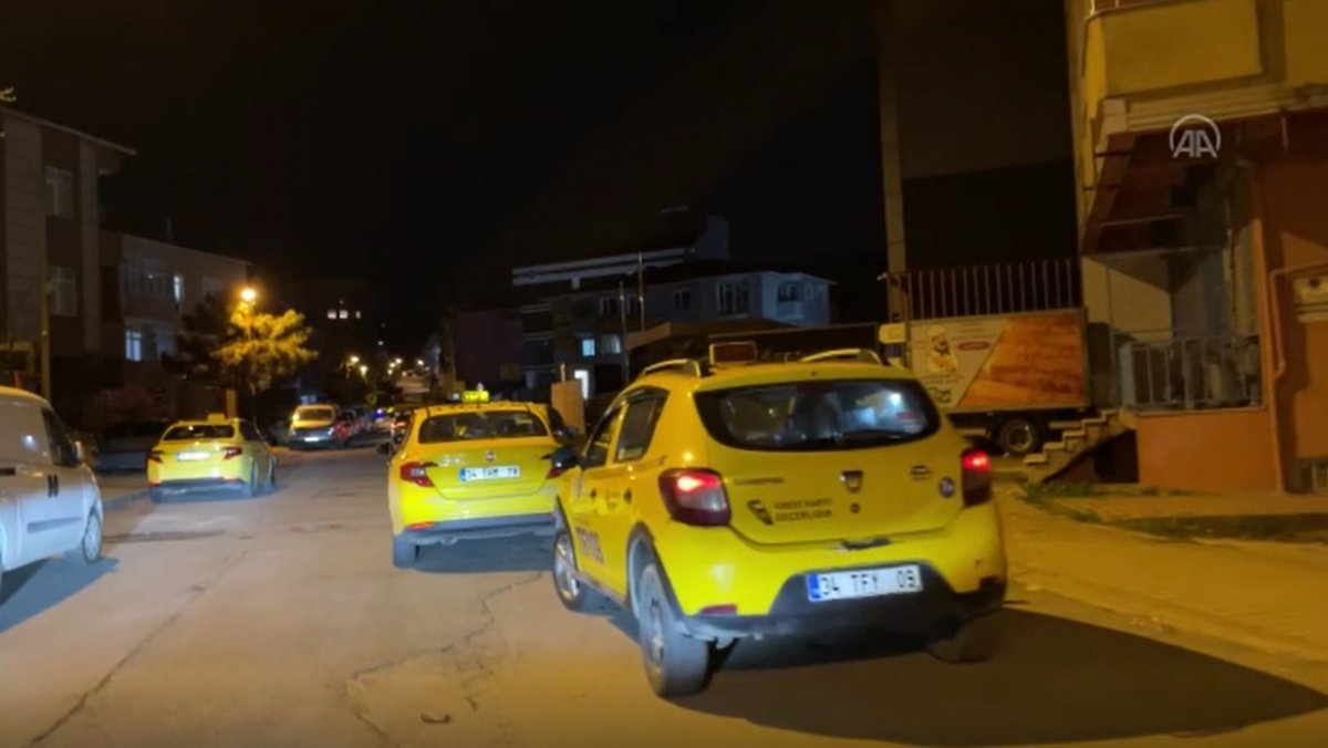 İstanbul da taksicilerin zamlı tarife kuyruğu gece de sürdü #5