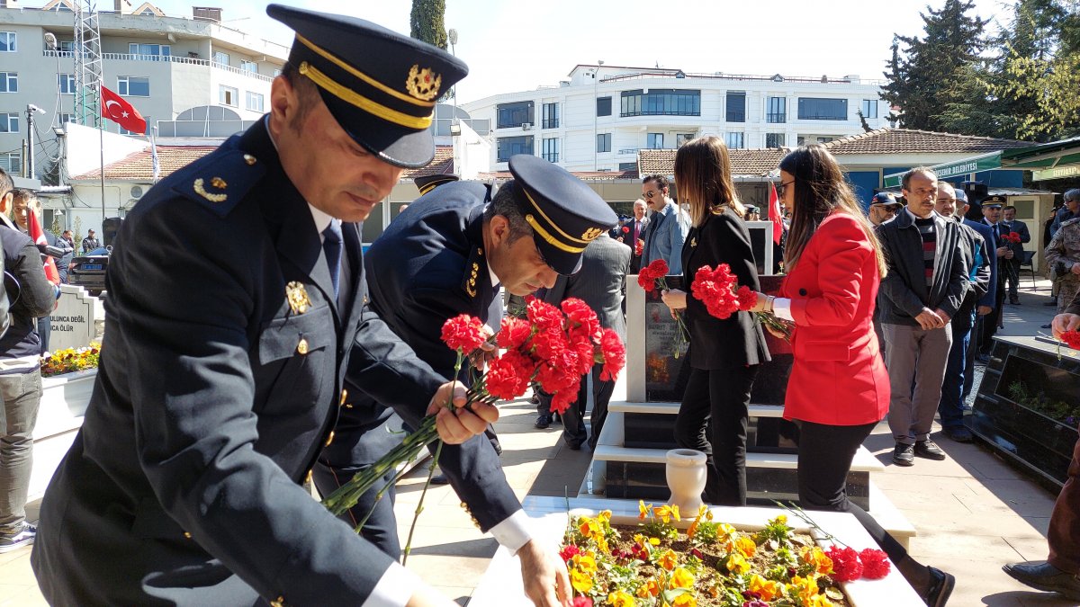 Şehidin çocuğundan duygulandıran hareket: Emniyet Müdürü rozetini bebeğe hediye etti #7