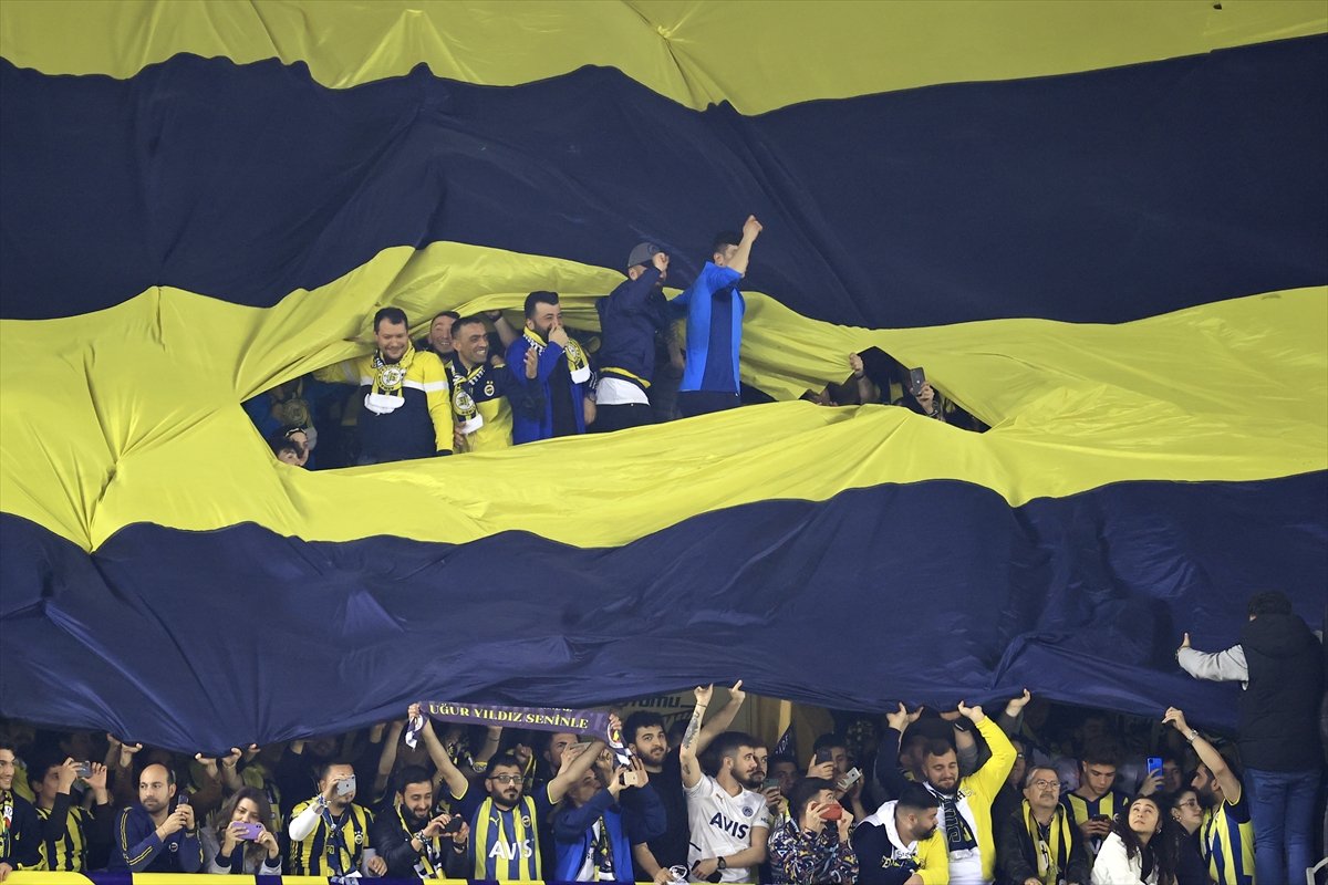 Fenerbahçe, Galatasaray ı 2 golle mağlup etti #7