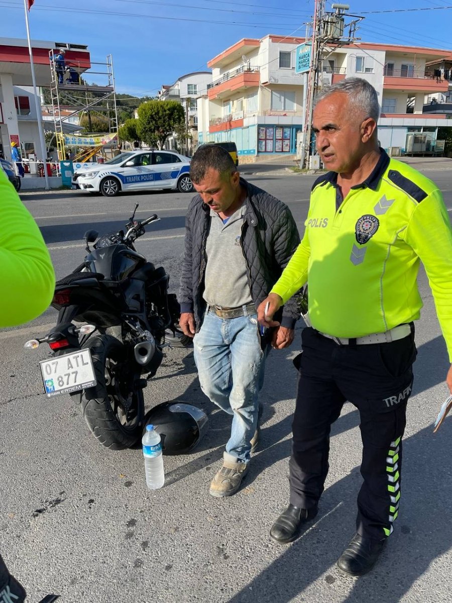 Antalya daki motosikletlinin ölümden dönme anı kamerada #3