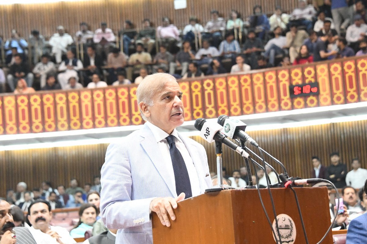 Shahbaz Sharif, who was elected prime minister in Pakistan, took the oath of office #3