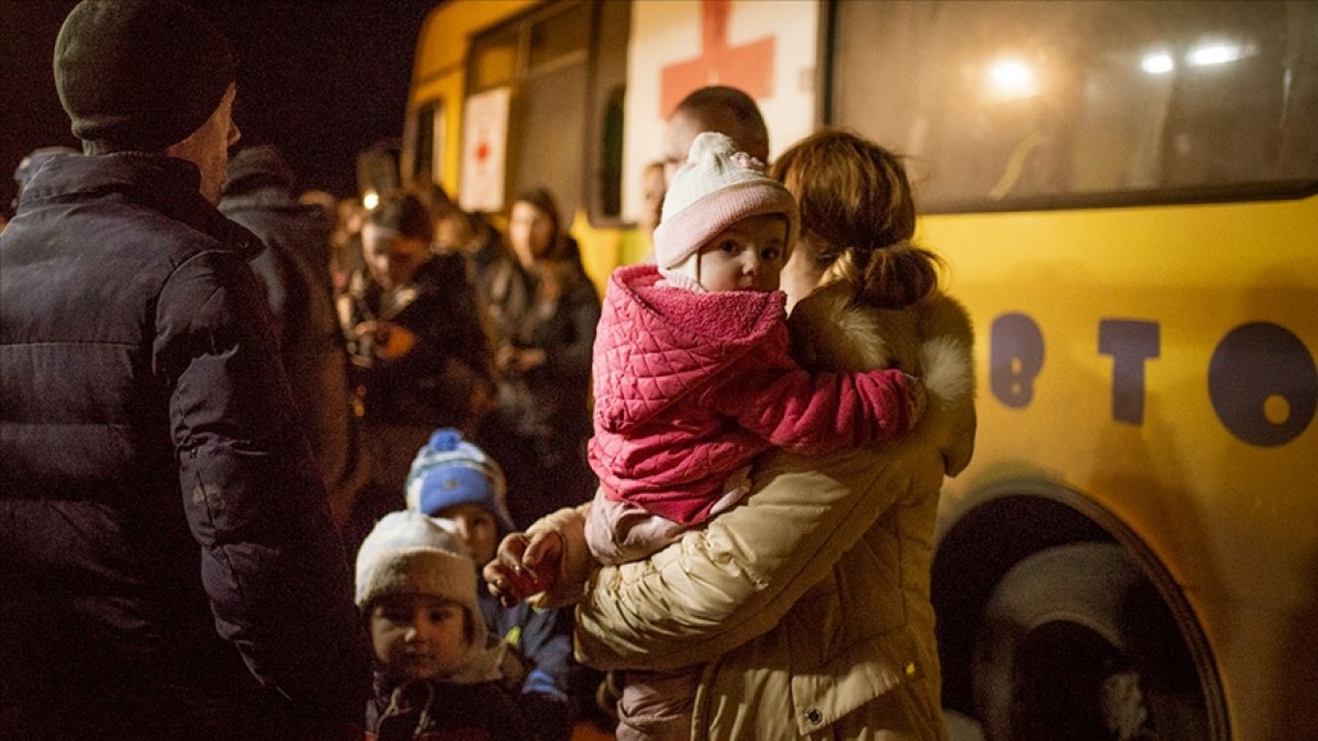 UNICEF: Ukraynalı çocukların üçte ikisi evlerini terk etti #1