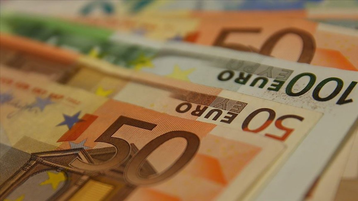 Euro Bölgesi ndeki şirketlerin kredi talebi artıyor #1