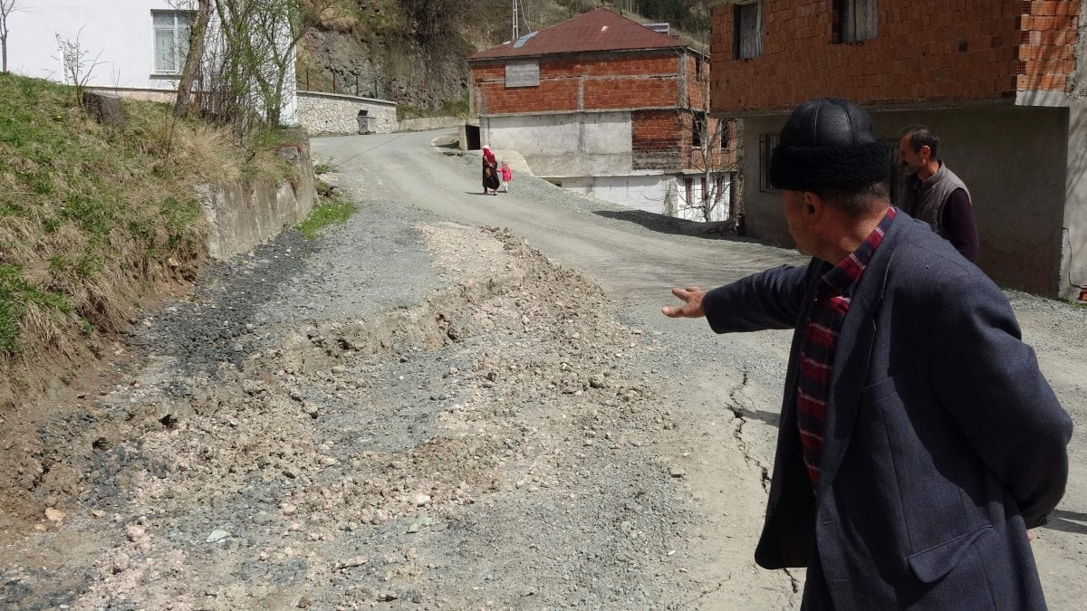 Trabzon’da 500 kişinin yaşadığı mahalle kayıyor #3