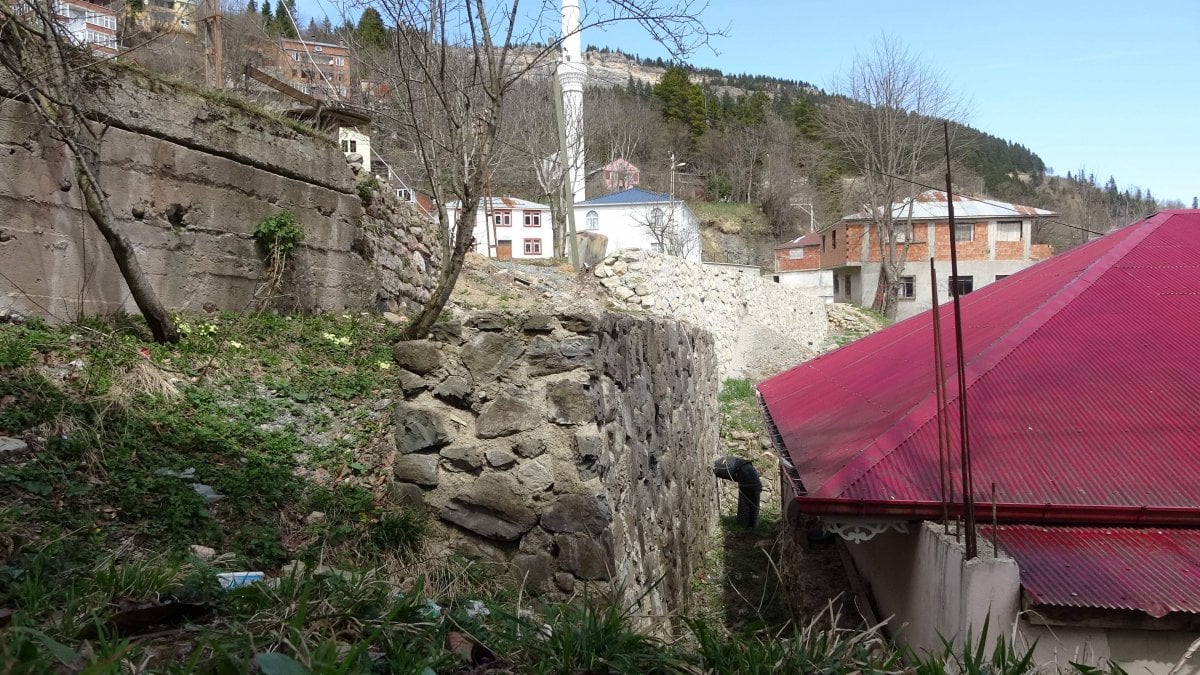 Trabzon’da 500 kişinin yaşadığı mahalle kayıyor #2