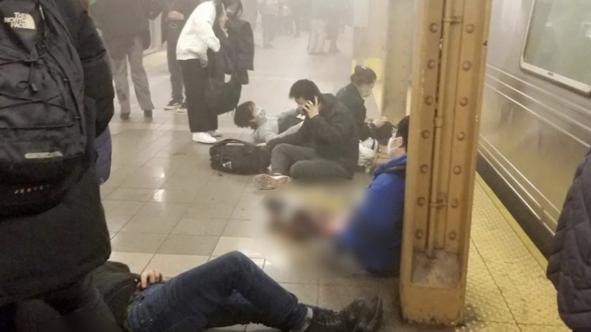 Suspect caught in New York subway attack