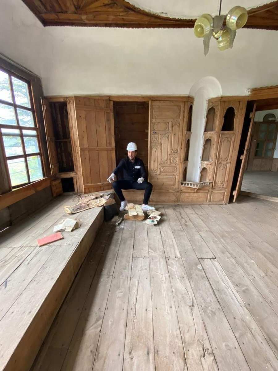 Osman Yüksel Serdengeçti’nin restorasyon yapılan tarihi evinde gizli bölme bulundu #8