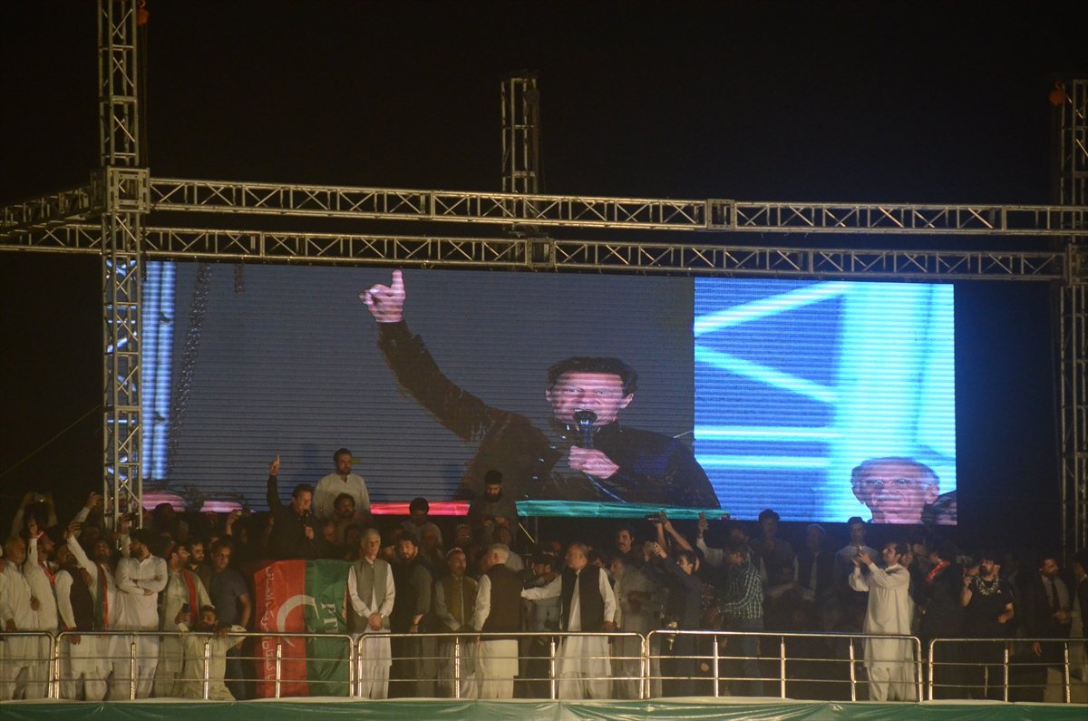 Pakistan ın eski Başbakanı Han, erken seçim çağrısı yaptı #4