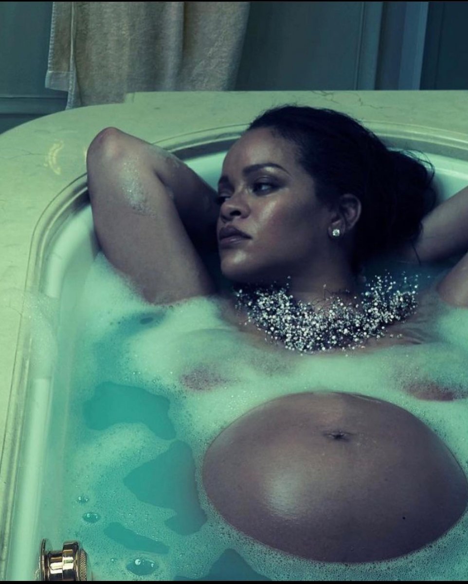 Rihanna utanmıyor #8