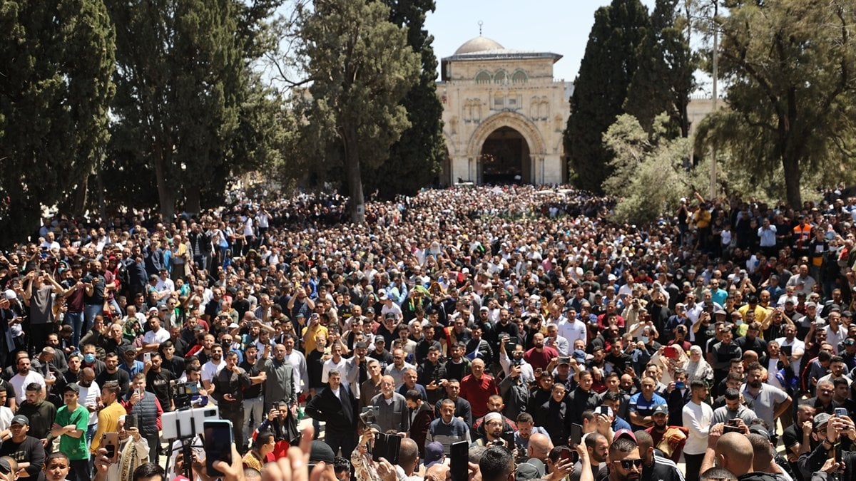 60 thousand Muslims performed Friday prayers in Masjid al-Aqsa