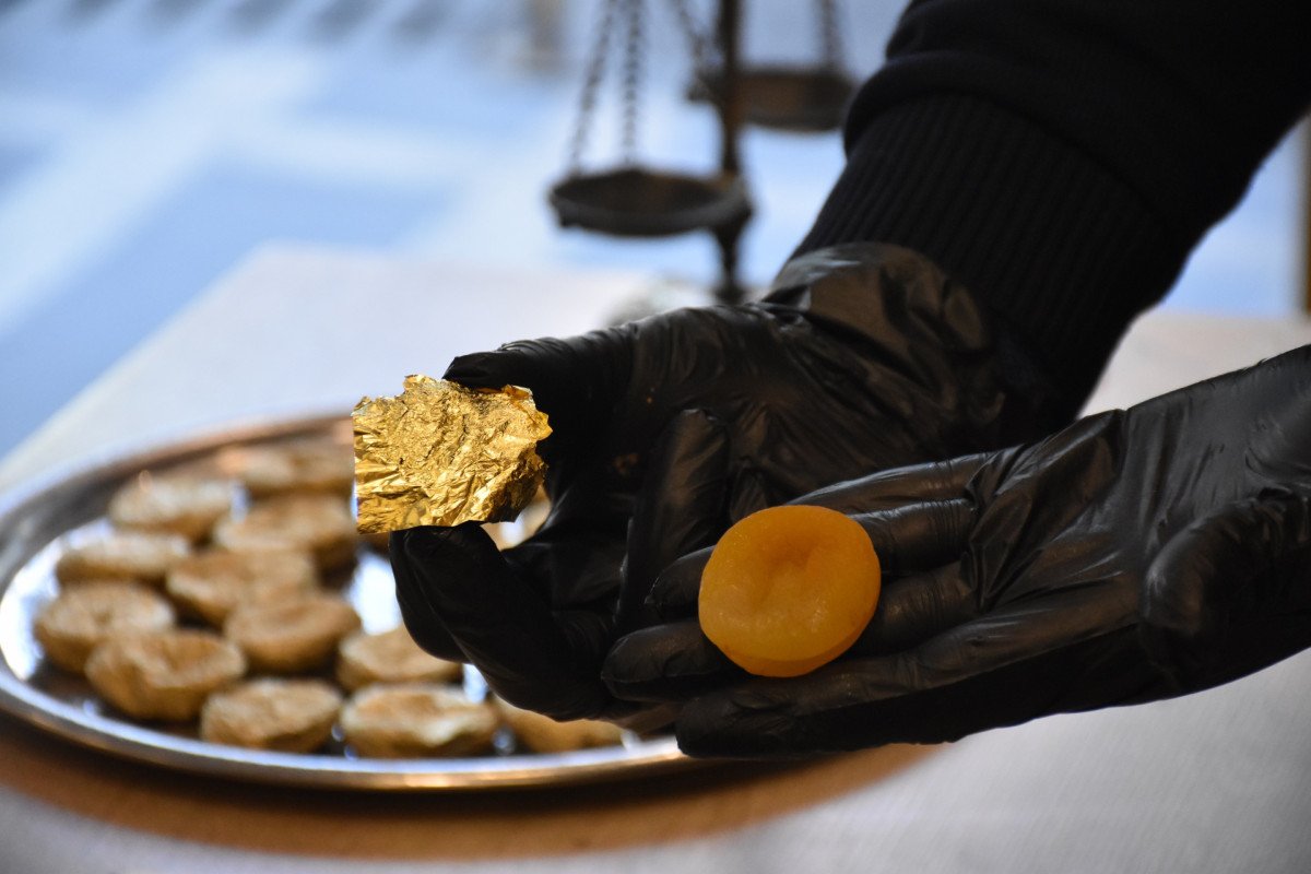 Malatya’da altın kayısının tanesi 200 liradan satışa çıktı #2