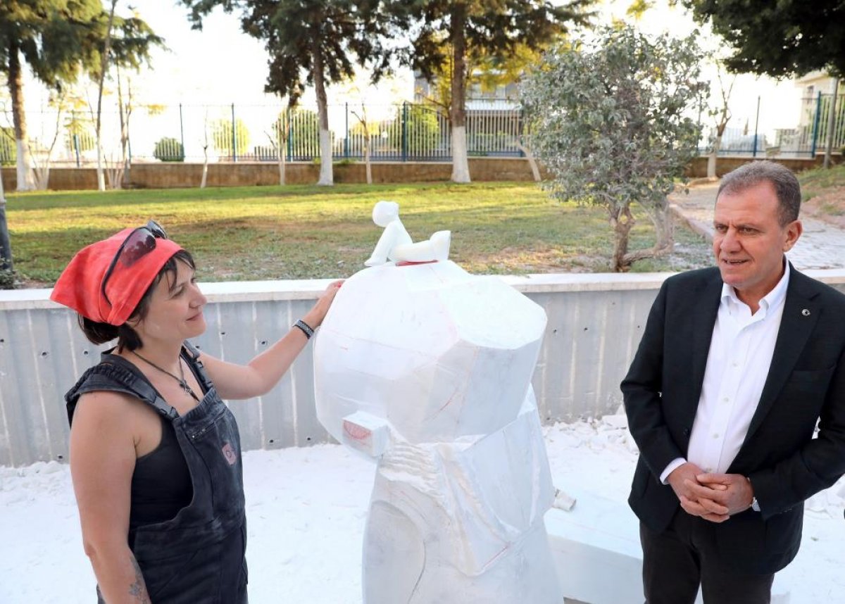 CHP li Mersin Büyükşehir Belediyesi yeni heykeller için gün sayıyor #1