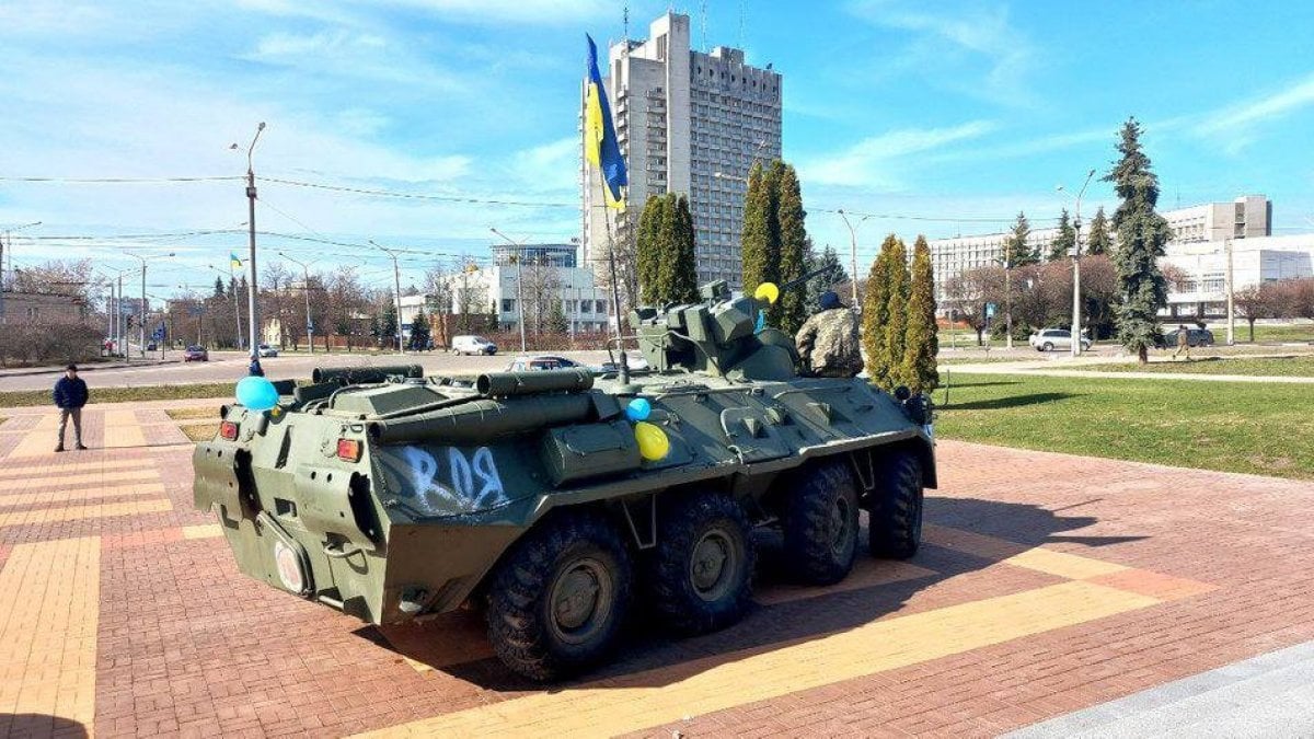 Ukraynalı çifte Rus zırhlısından gelin arabası #4