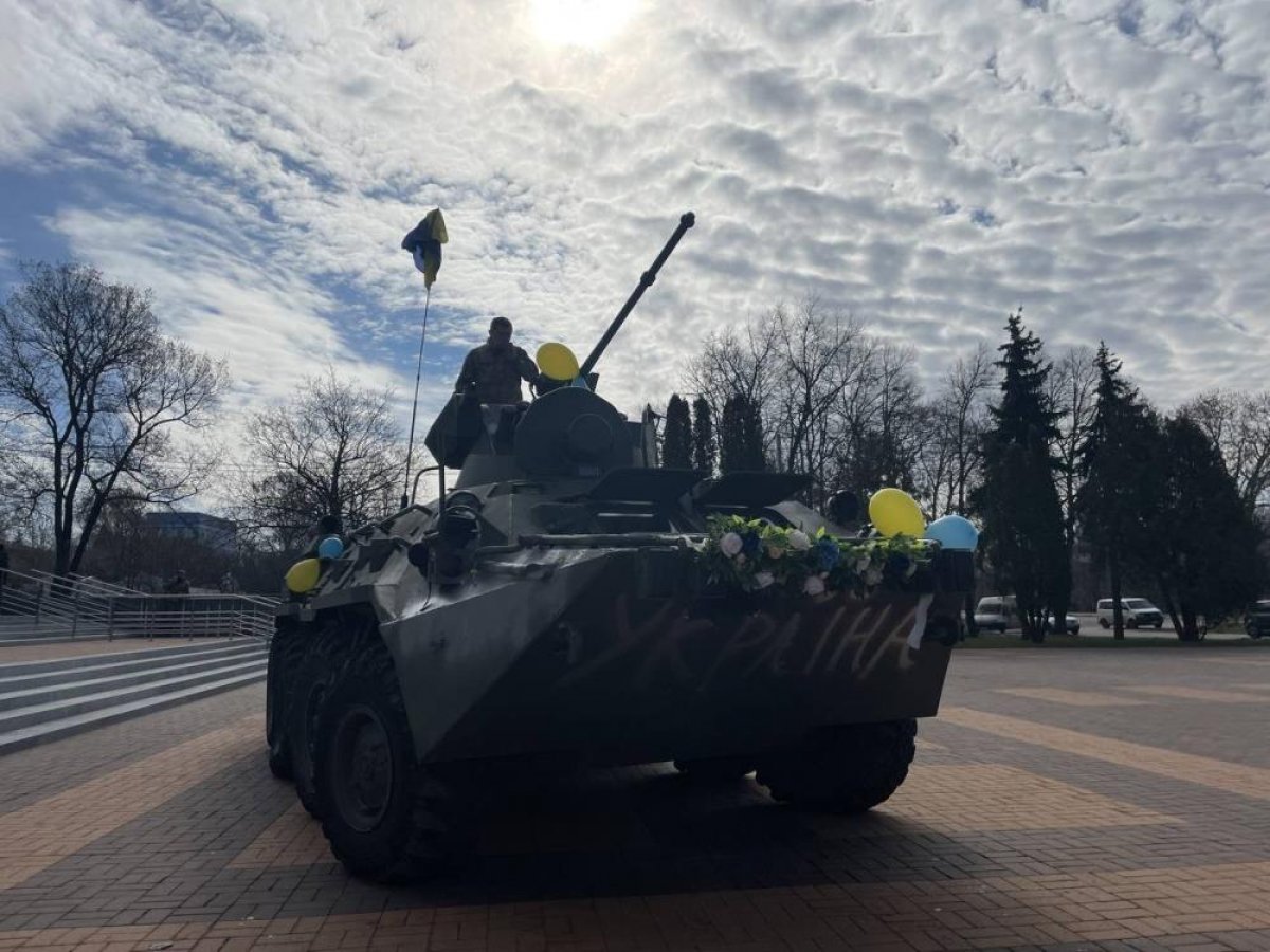 Ukraynalı çifte Rus zırhlısından gelin arabası #2