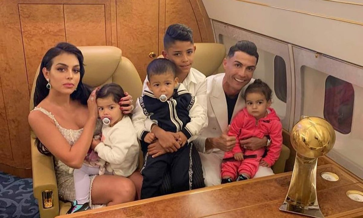 Ronaldo nun yeni doğan oğlu vefat etti #1
