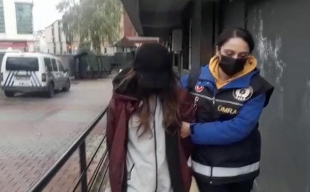 Ümraniye de babasını öldüren genç kızın cezası belli oldu #2