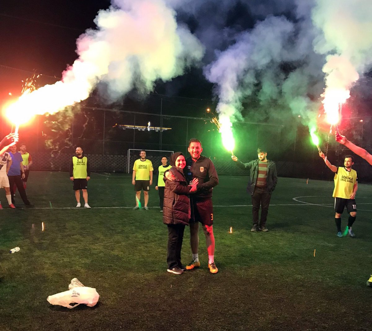Kayseri deki halı sahada sürpriz evlenme teklifi #1