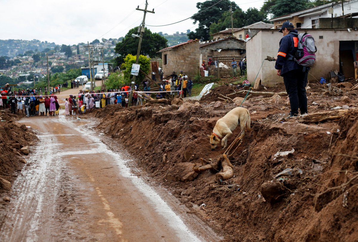 Floods in South Africa: Death toll rises to 443 #9
