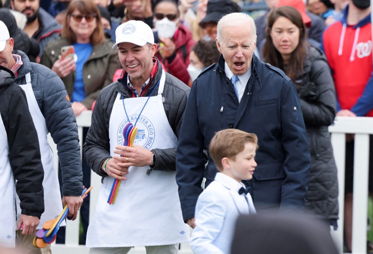 Joe Biden rolls eggs with the kids #5