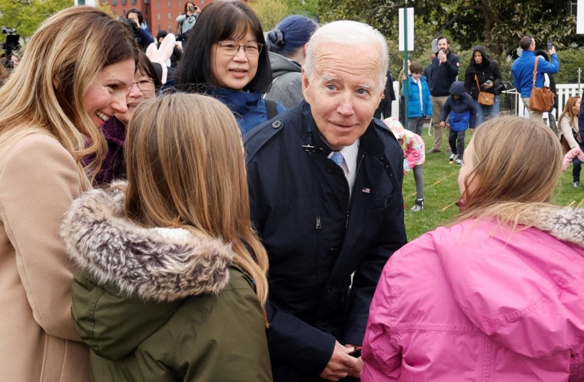 Joe Biden rolls eggs with the kids #2