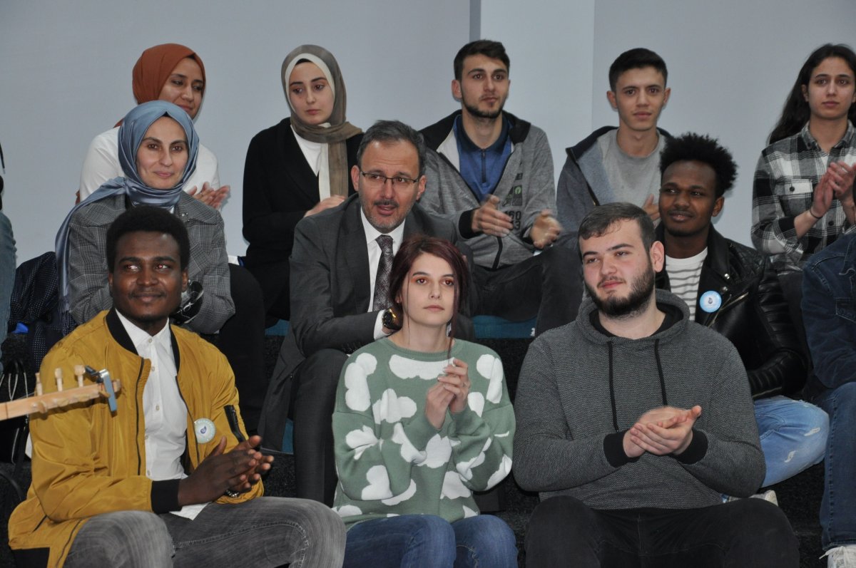 Bakan Kasapoğlu, Kars ta Gençlik Merkezi’nin açılışını yaptı #8