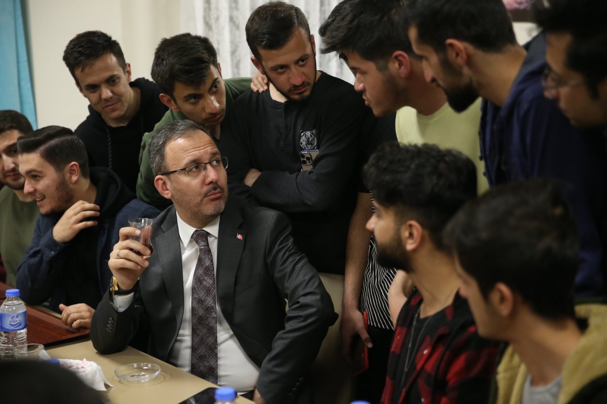 Bakan Mehmet Muharrem Kasapoğlu öğrencilerle iftar yaptı #13