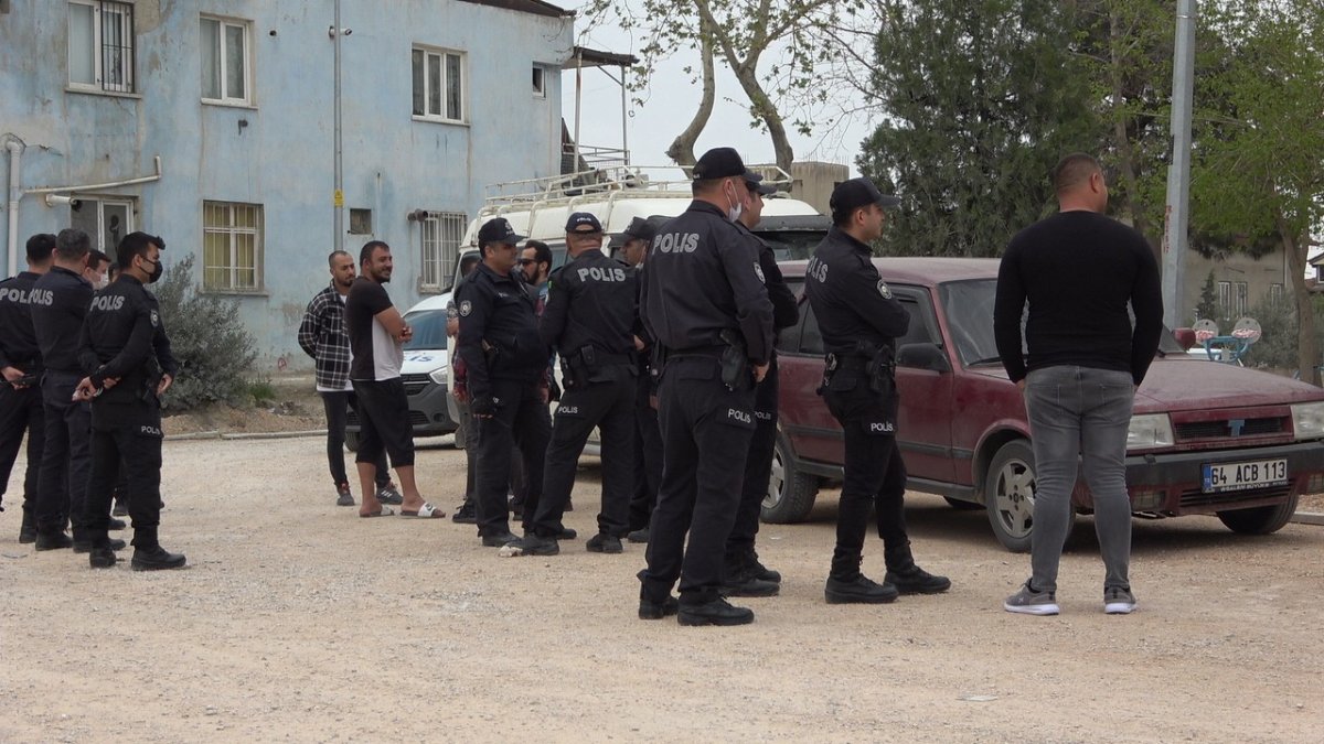  Eşyaları ateşe verdiler #1