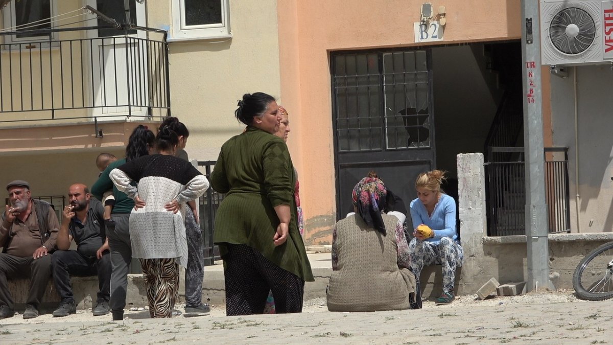  Eşyaları ateşe verdiler #2