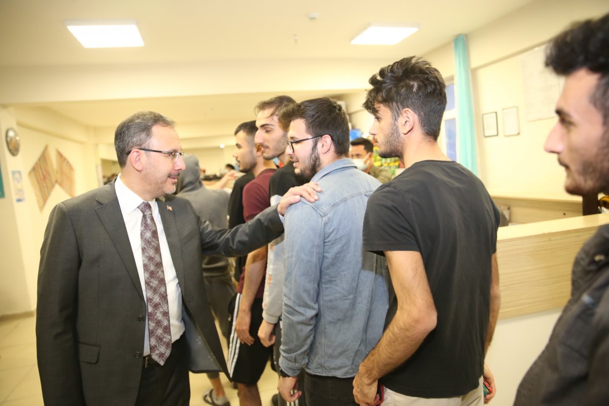 Bakan Mehmet Muharrem Kasapoğlu öğrencilerle iftar yaptı #2